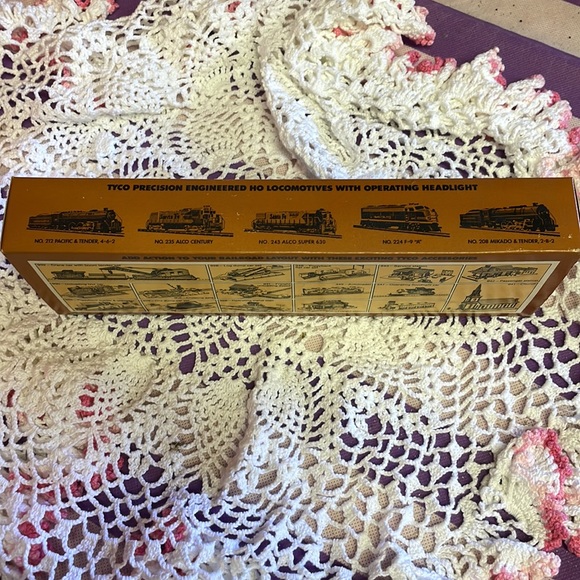 Bachmann Industries CP Rail 50' Plug Door Box Car - Picture 3 of 4